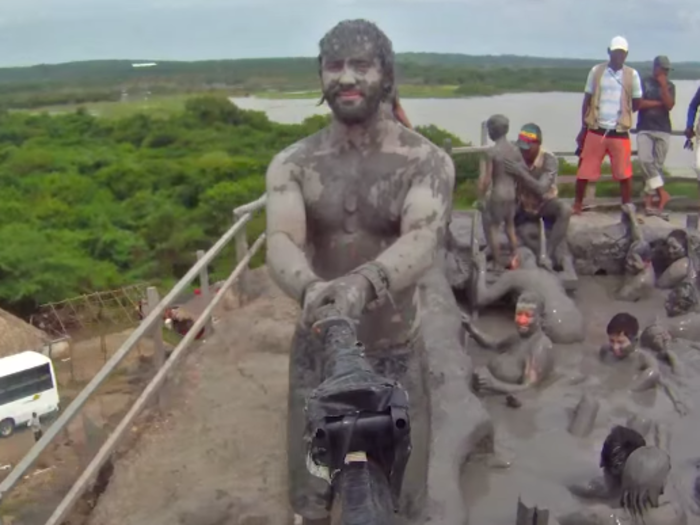 A Man Traveled Around The Entire World For 3 Years To Take A 360-Degree Selfie