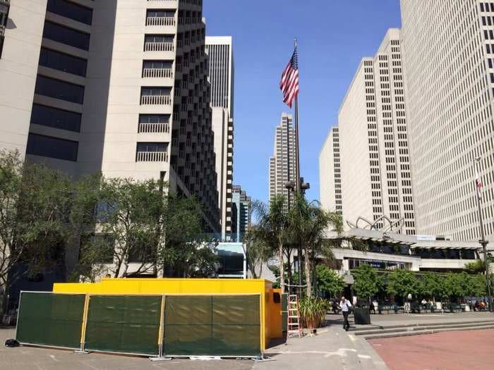 There's A Gigantic Amazon Locker In A San Francisco