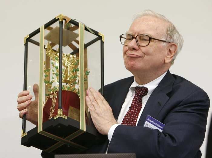 Here's How To Do Warren Buffett's Favorite Critical Thinking Exercise