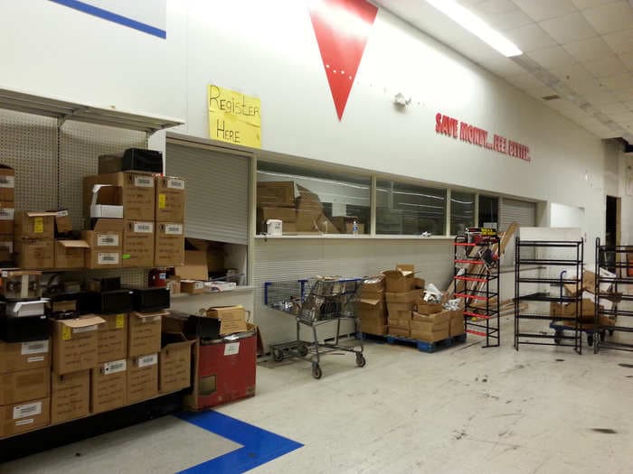 21 Sad Photos Of Dead And Dying Kmart Stores