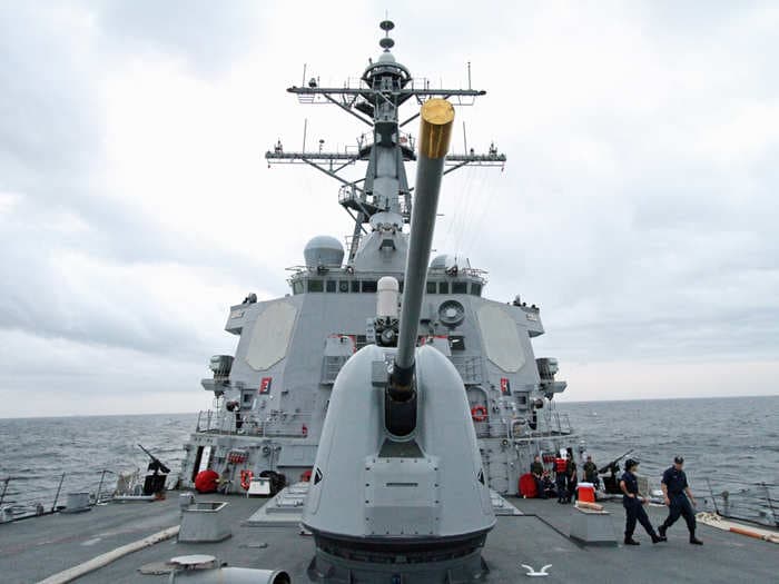 Here's What It Takes To Fire The Biggest Gun On The USS Barry