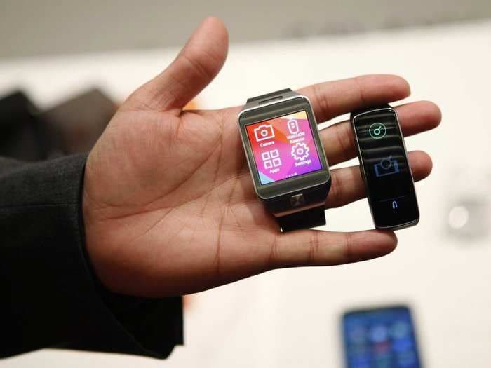 Samsung May Launch A Round Smartwatch Next Month, And It Sounds A Lot Like The Apple Watch