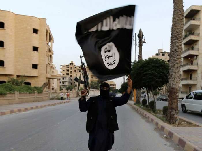 A Senior British Politician Thinks That ISIS Is Reliant On WhatsApp And Snapchat