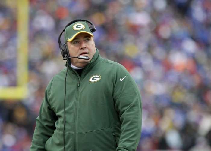 Packers head coach gives up calling plays after repeatedly not going for it on 4th down in playoff collapse