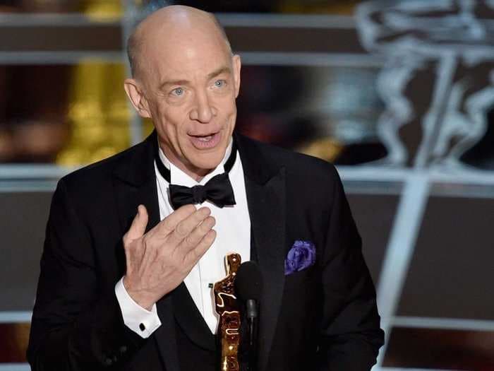 J.K. Simmons urges people to 'stop texting and emailing' in Oscars speech