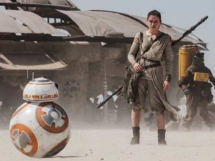 Awesome photos from the set of the next "Star Wars" movie