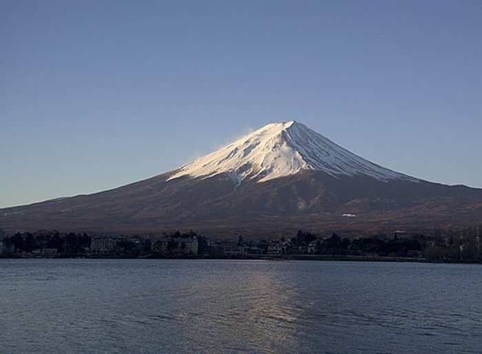 This company makes all its new employees climb Mount Fuji