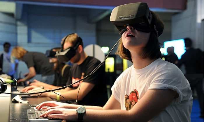 Mark Zuckerberg wants Oculus to look like regular glasses, not a big bulky headset