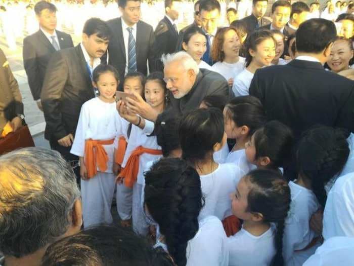 PM Modi’s chutzpah moment, a speech begining in mandarin, followed by a stern warning and a warm welcome