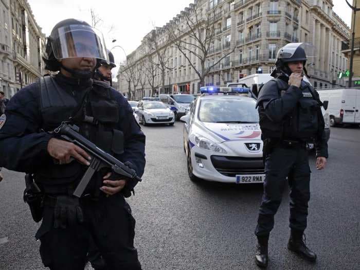 12 arrested over spectacular robbery of a Saudi prince in Paris