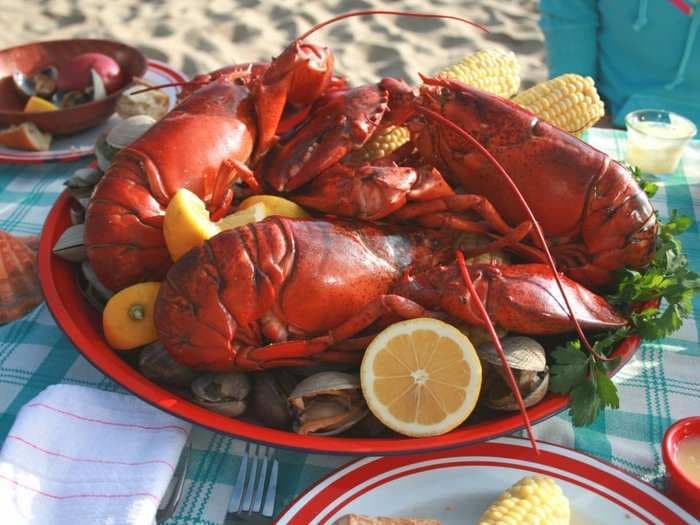 How to cook a Montauk-style clambake on the beach or at home in 5 simple steps