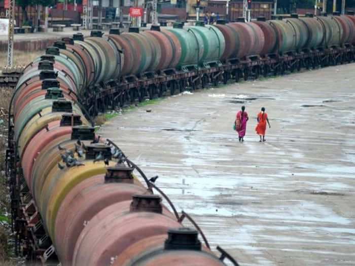 India cuts oil imports from top supplier Saudi Arabia, increases from Africa