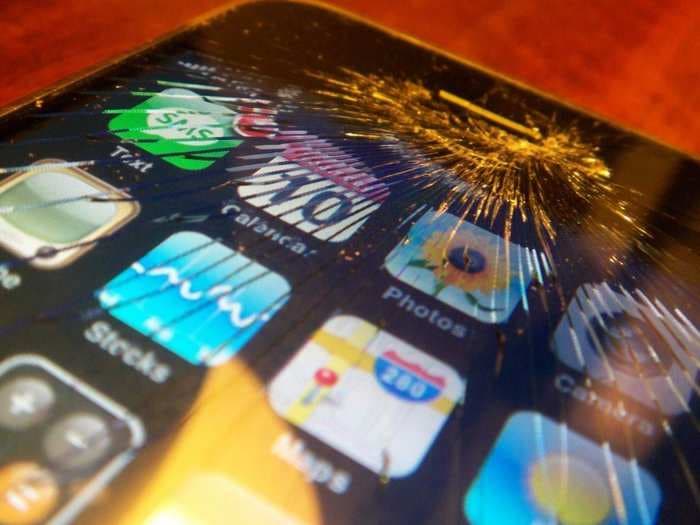 A massive security bug lets criminals hack iPhones -even if they aren't jailbroken