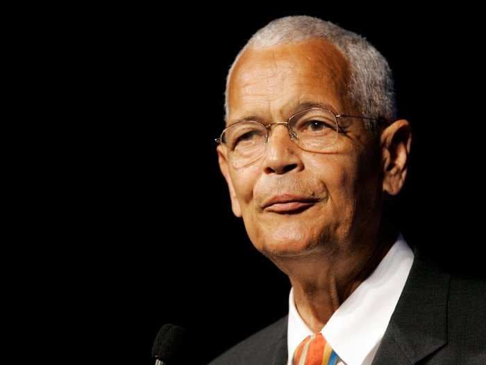 Civil rights champion Julian Bond dies at 75