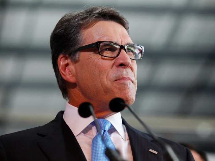 RICK PERRY DROPS OUT