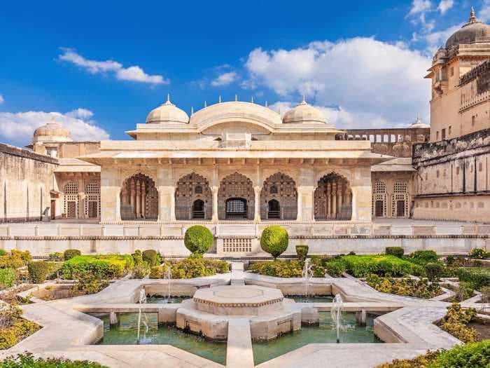 20 breathtaking photos of palaces in India