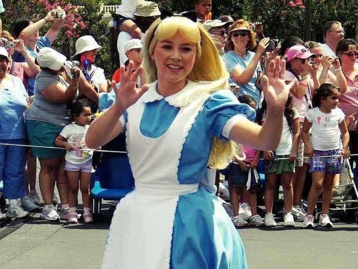 A former 'Snow White' dishes about life as a Disney park princess