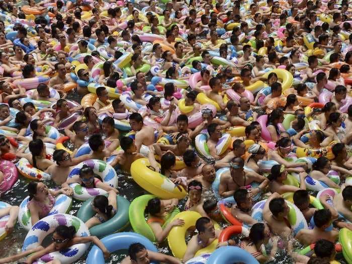 20 photos that show how insanely crowded China has become