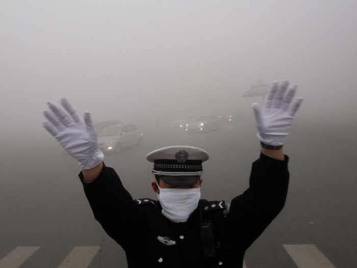 17 eerie photos that show just how polluted China's air has become