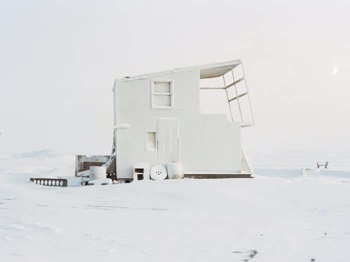 These small hunting cabins in the most northeastern part of the United States are inhabited by eskimos and withstand freezing -30 degree temperatures