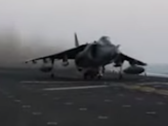  Watch a fully loaded US Navy Harrier launch off an amphibious assault ship for strikes against ISIS 