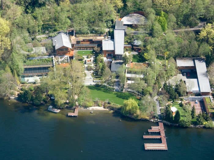 19 crazy facts about Bill Gates' $123 million mansion