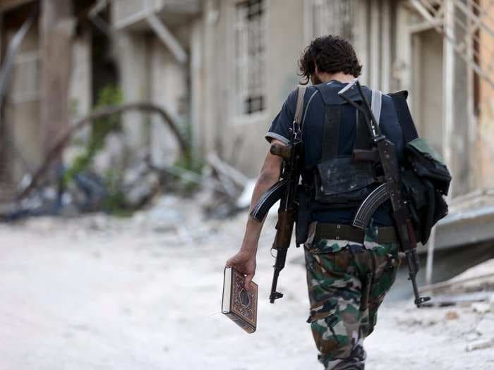 19 photos of the life of Free Syrian Army fighters