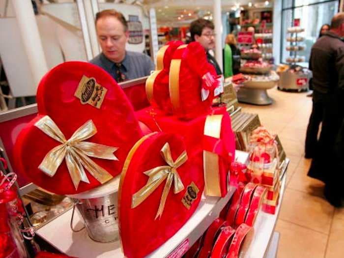 Here's how much Valentine's Day will cost you this year
