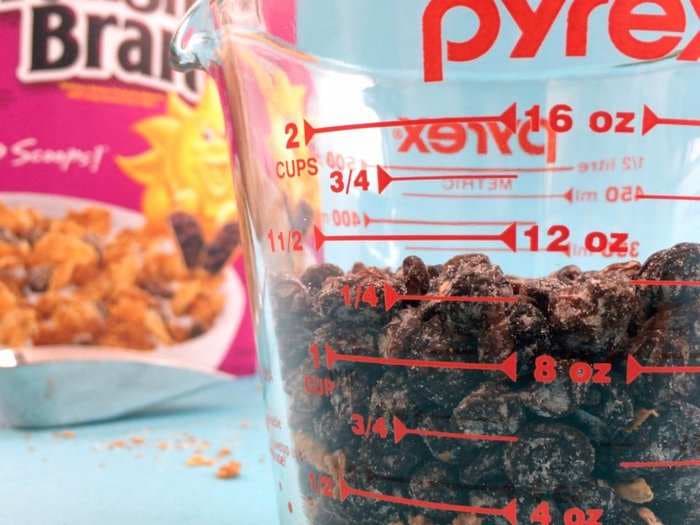 We conducted an experiment to see if Raisin Bran actually has 2 full scoops of raisins - here's what we found