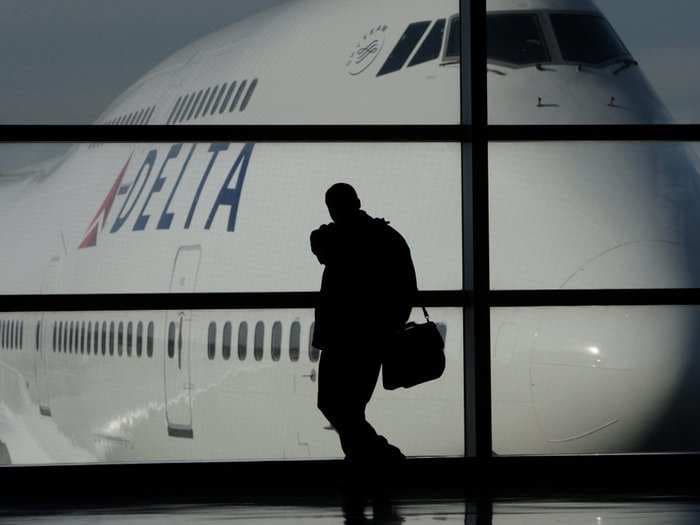 Delta beats on earnings, shares jump 3%