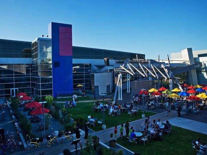 An inside look into Baadal Cafe, the Indian restaurant in Google's California campus