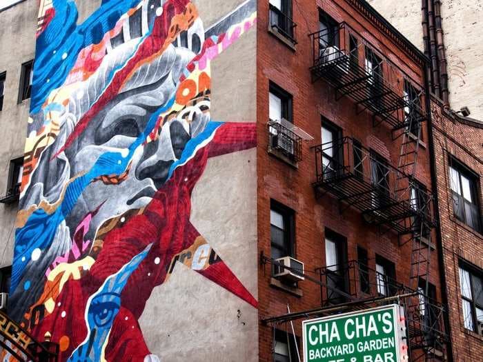 24 photos of the world's most awesome street art