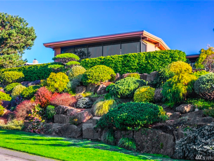 Take a tour of Microsoft CEO Satya Nadella's Seattle-area home, which just sold for $2.8 million