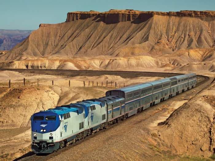 38 photos that show how darn romantic it can still be to ride a train around the US