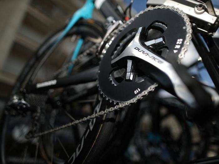 Chris Froome is using these weird chainrings, and they might be helping him win a historic 3rd Tour de France