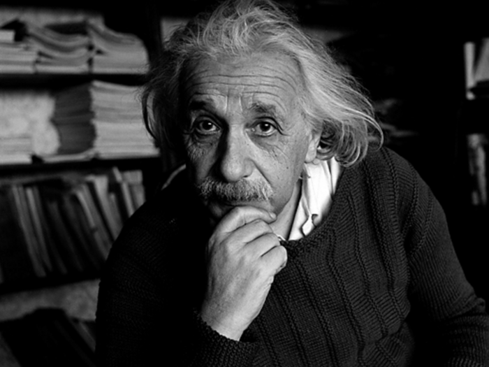 5 of Albert Einstein's thought experiments that revolutionized science