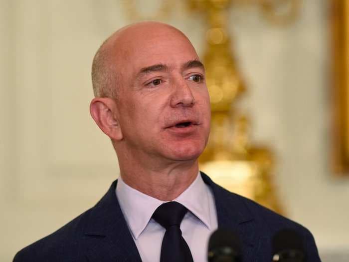 Amazon CEO Jeff Bezos joins a group led by ex-Google CEO Eric Schmidt to advise the Pentagon