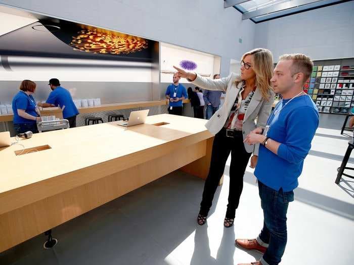 Apple's retail boss thinks Apple stores should be a social 'gathering place'