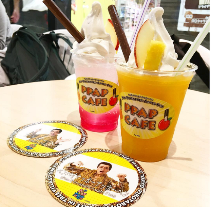 Inspired by Piko Taro’s viral song,
Tokyo just got its first Pineapple -Apple Pen restaurant