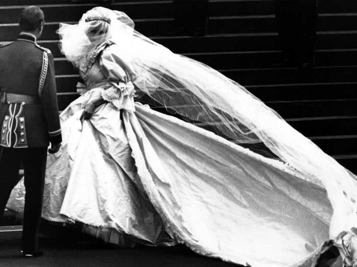 PHOTOS: 13 of Princess Diana's most iconic gowns