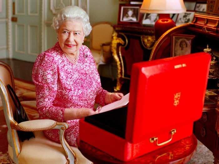 From helicopters to canapes, here's how the Queen spends her £340 million fortune