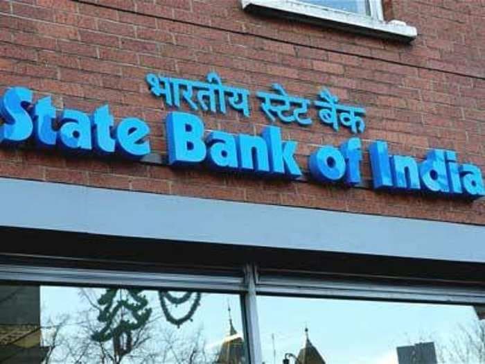 SBI is giving credit card to anyone having Rs 25,000 in FD and this can be scary