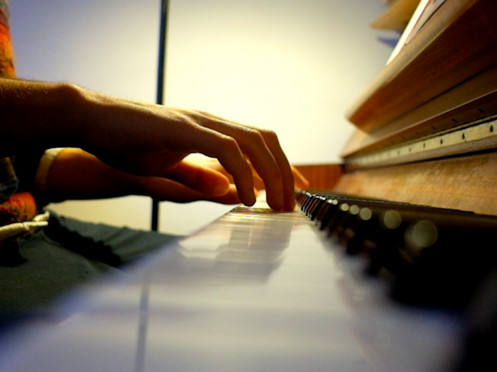 I started learning piano in my twenties - one year on, here's how it went