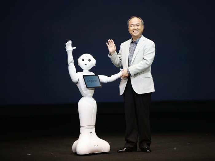 Qualcomm and Apple are reportedly going to help SoftBank to raise its $100 billion tech fund