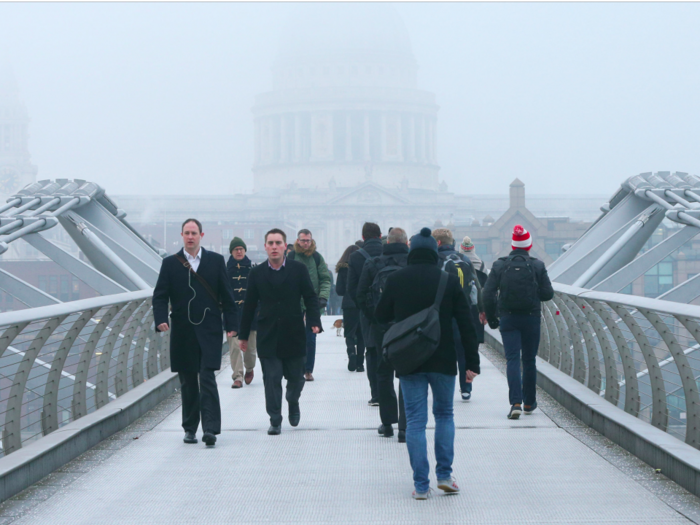 Pictures of London carpeted in fog as mayor issues unprecedented air pollution alert