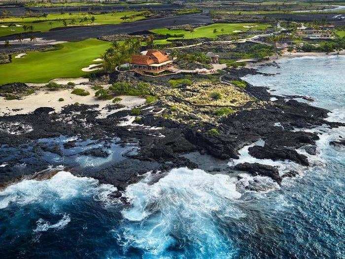 Tour the exclusive, $25,000-a-year club where athletes and billionaires vacation in Hawaii