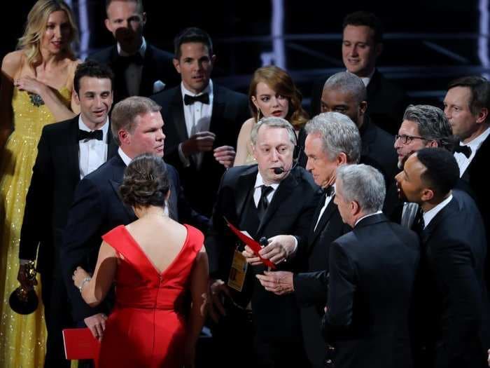 The photographer who saw the Oscar screwup go down reveals what happened behind the scenes