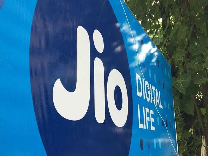 Roaring data demand leads Reliance Jio to expect over 50% of revenue market