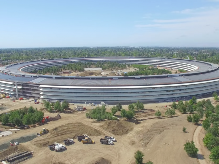 Watch Apple build its brand-new campus in 18 seconds