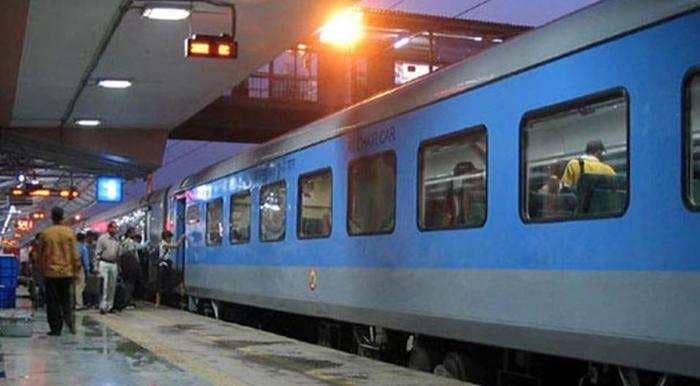 Railways might discontinue giving blankets in some AC trains. Here’s why